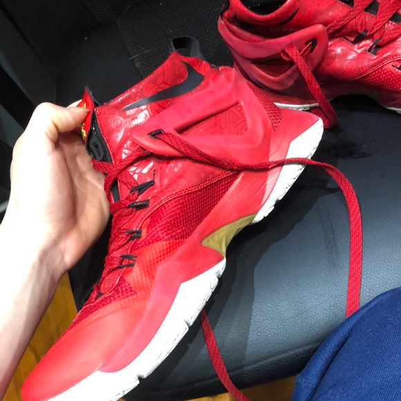 LeBron ambassador 8 very rare Chinese New Year Colorway - Picture 4 of 4